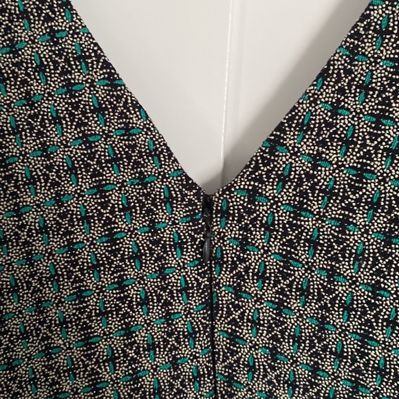 GUESS Long Sleeve Faux Wrap Metallic Dress Emerald Multi size 10 - Picture 4 of 5